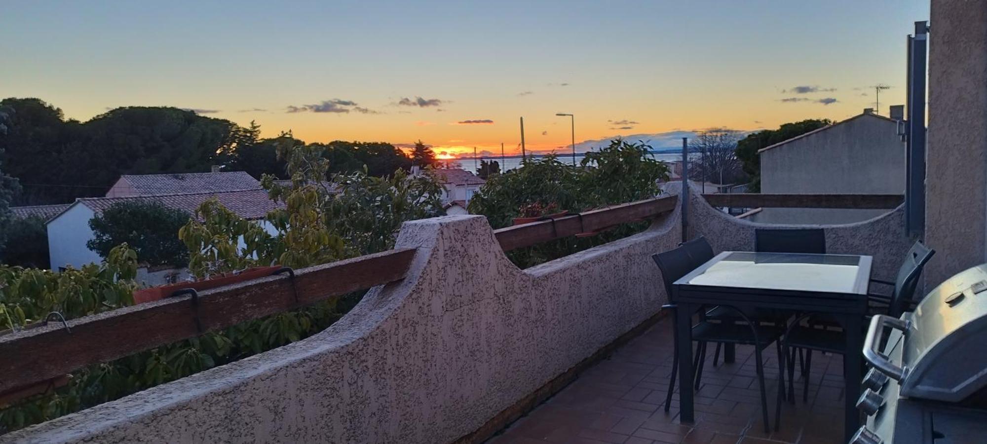 Appartement T3 Spacieux Avec Vue Sur L'Etang De Thau Au 1Er Etage D'Une Villa - Entree Independante Sete Exterior photo